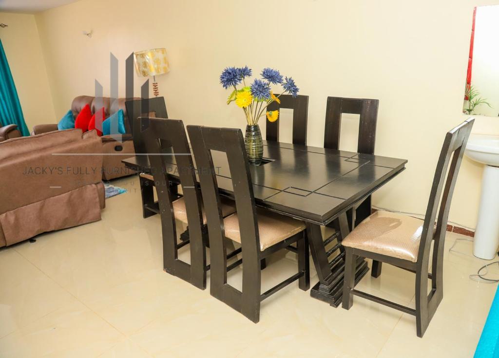 Jacky'S Milimani Suites Nakuru Buitenkant foto
